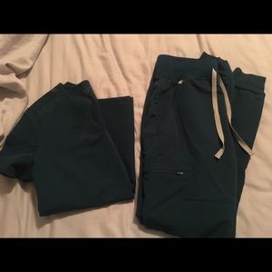 FIGS Caribbean blue scrubs set XS